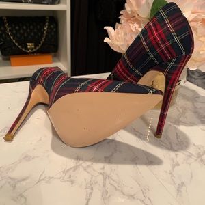 Size 7 unbranded wool plaid pumps
